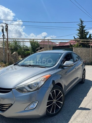 Hyundai Elantra-2