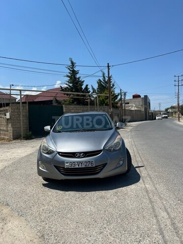 Hyundai Elantra-1