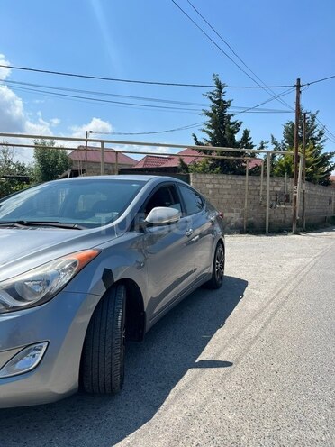 Hyundai Elantra-5