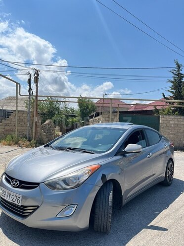 Hyundai Elantra-11