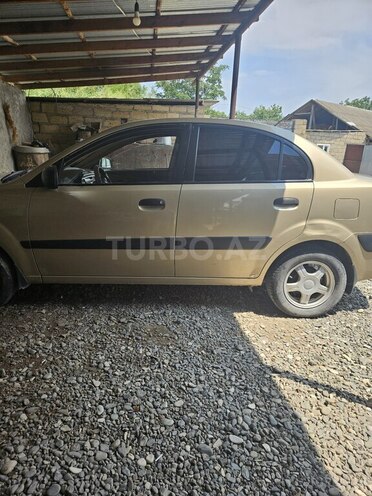 Kia Rio-2