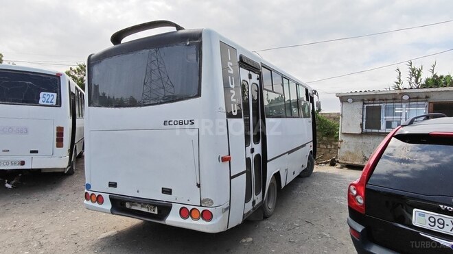 Isuzu Ecobus-2