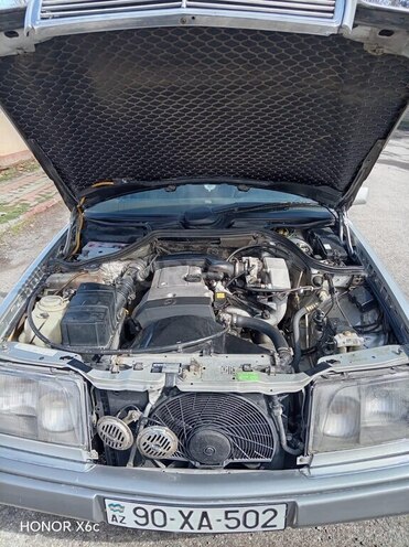 Mercedes 220 E-1