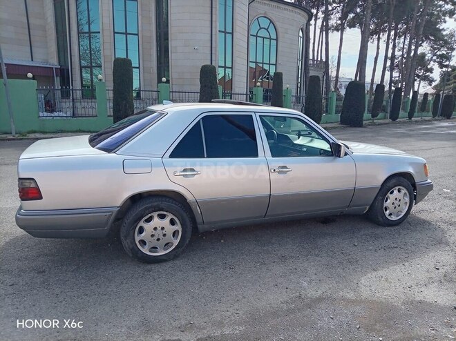 Mercedes 220 E-3