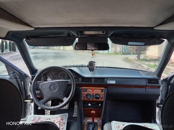 Mercedes 220 E-8