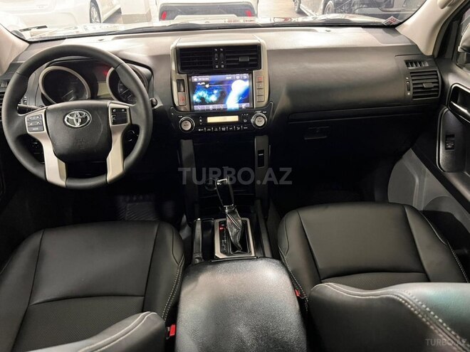 Toyota Land Cruiser Prado-8