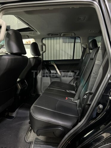 Toyota Land Cruiser Prado-11