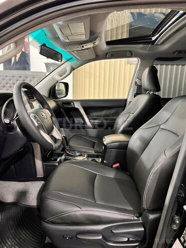Toyota Land Cruiser Prado-9