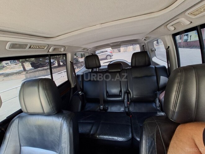 Mitsubishi Pajero-11