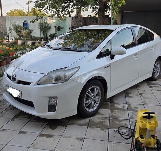 Toyota Prius-2