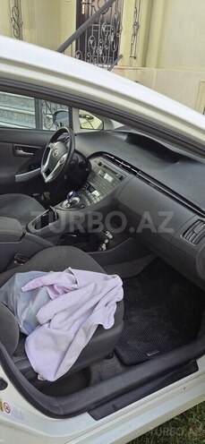 Toyota Prius-5