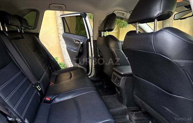 Toyota RAV4-9