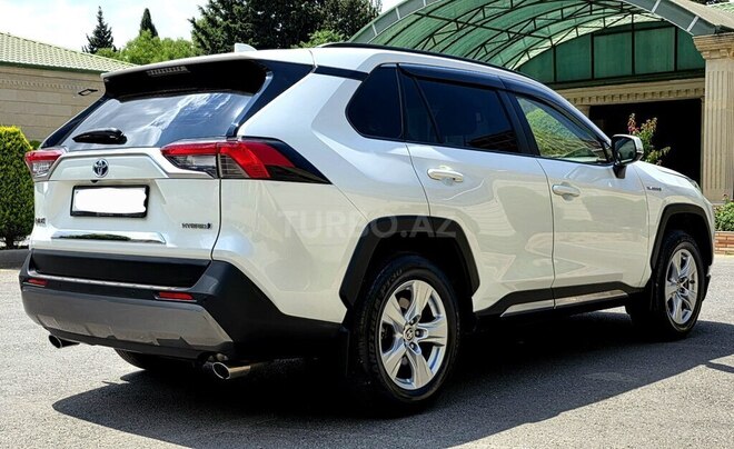 Toyota RAV4-16