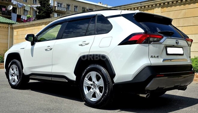 Toyota RAV4-15