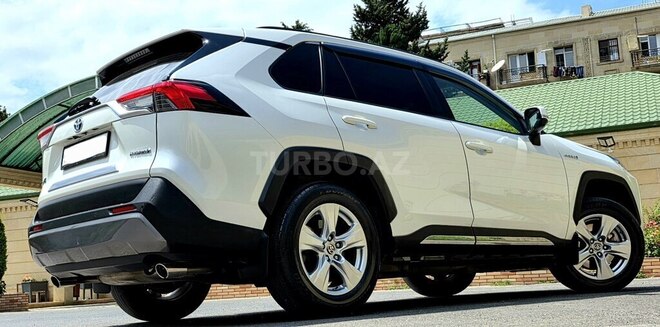 Toyota RAV4-14