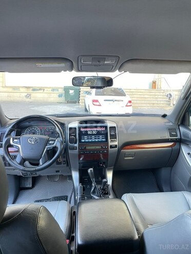 Toyota Land Cruiser Prado-12