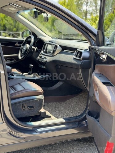 Kia Sorento-9