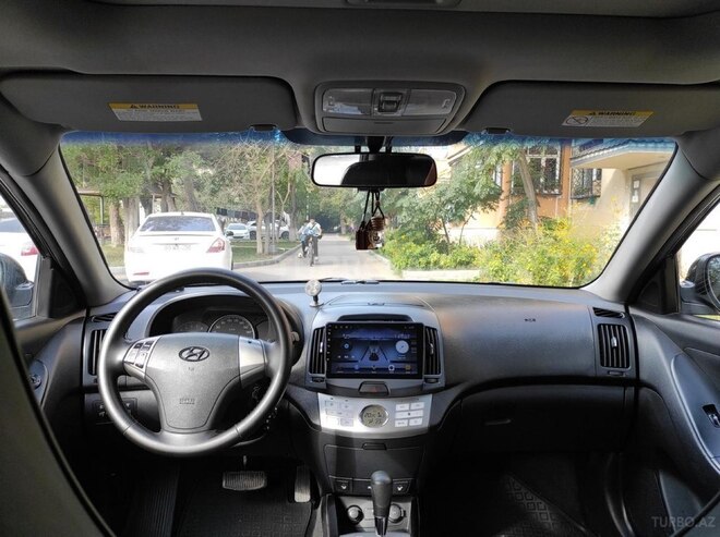 Hyundai Elantra-9