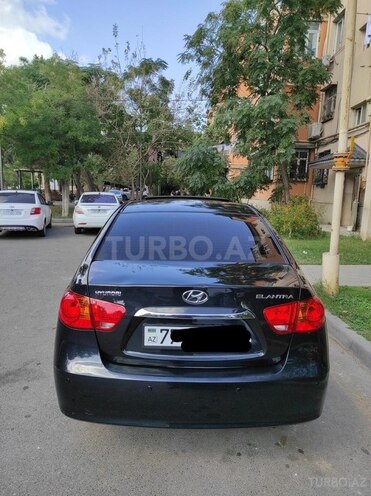 Hyundai Elantra-2