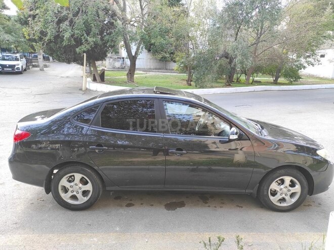 Hyundai Elantra-3