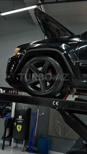 Jeep Grand Cherokee-12