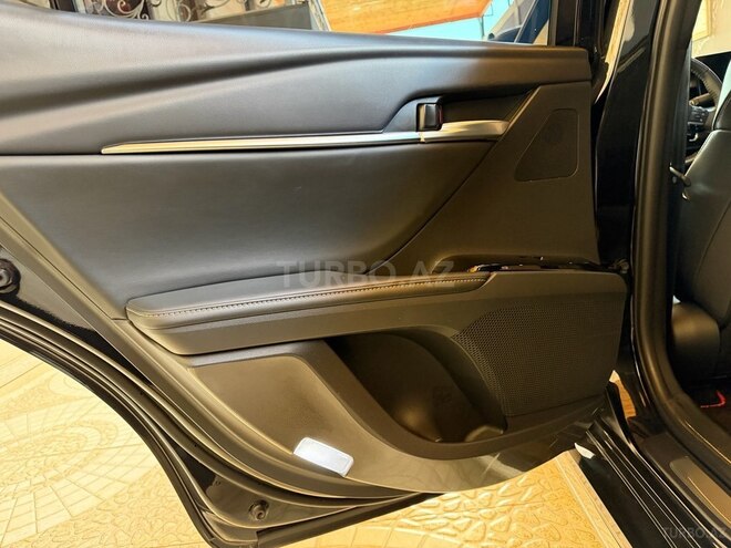 Toyota Camry-11