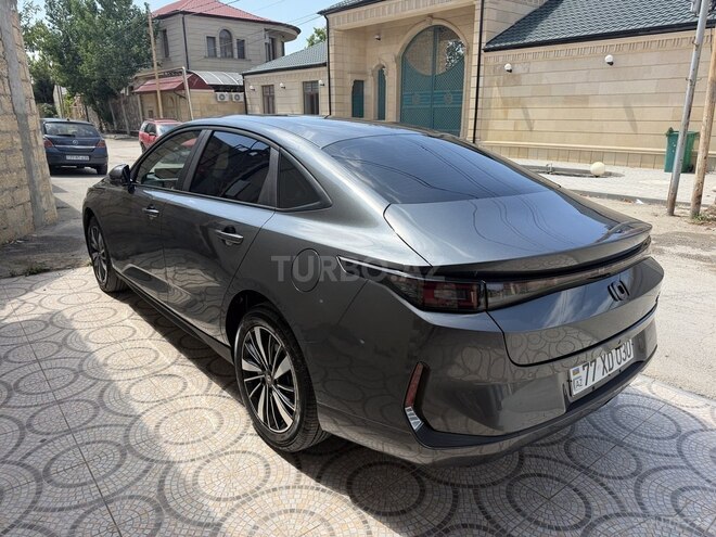 Changan Qiyuan A05-5