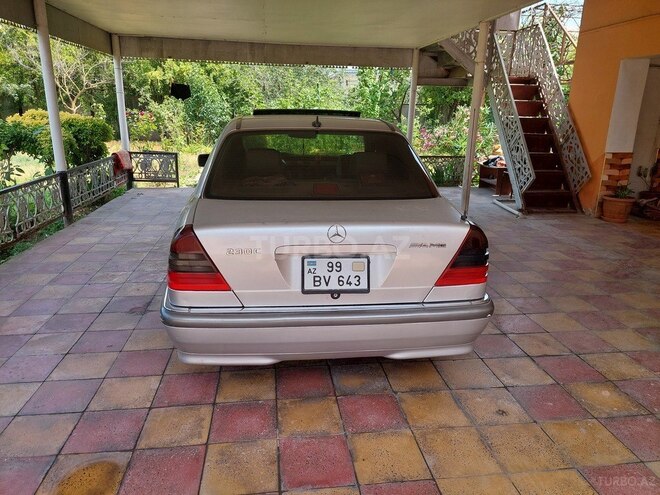 Mercedes C 230-11