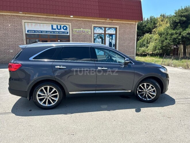 Kia Sorento-9