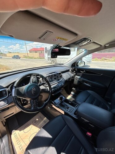 Kia Sorento-12