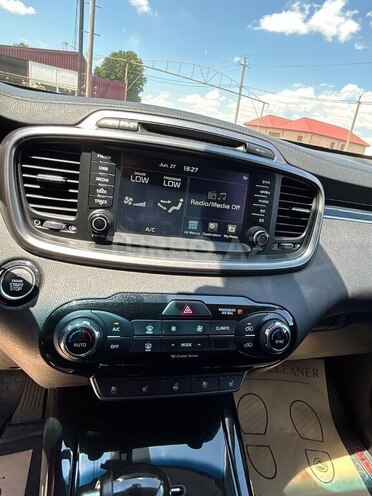Kia Sorento-14