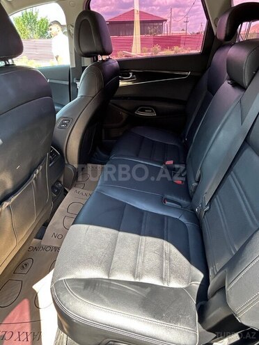 Kia Sorento-16