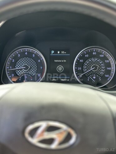 Hyundai Elantra-14