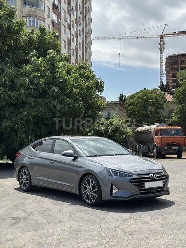 Hyundai Elantra-1