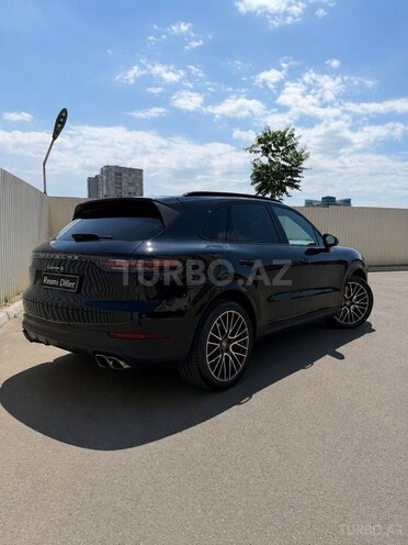 Porsche Cayenne S-2