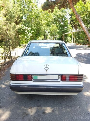 Mercedes 190-5