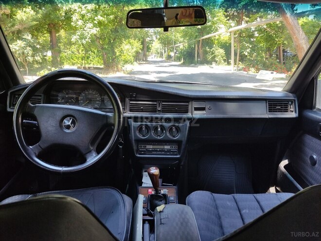 Mercedes 190-6