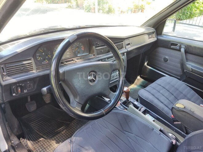 Mercedes 190-8