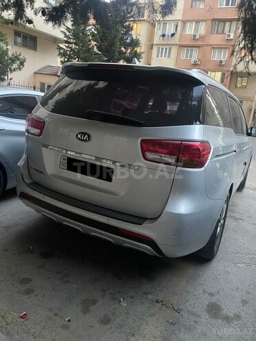 Kia Carnival-3