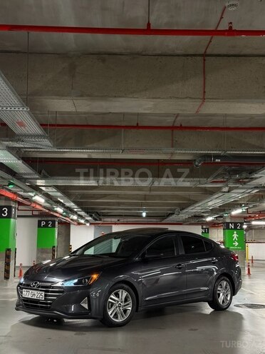Hyundai Elantra-3
