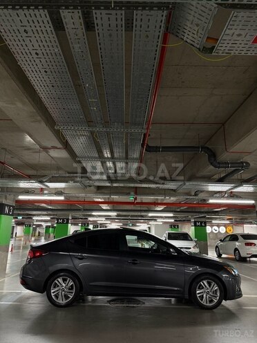 Hyundai Elantra-7