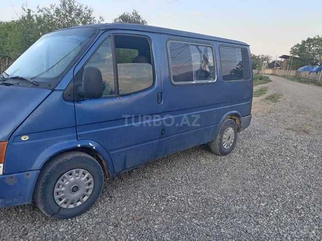 Ford Transit-5
