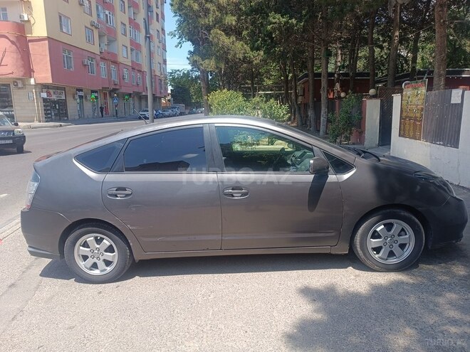 Toyota Prius-3