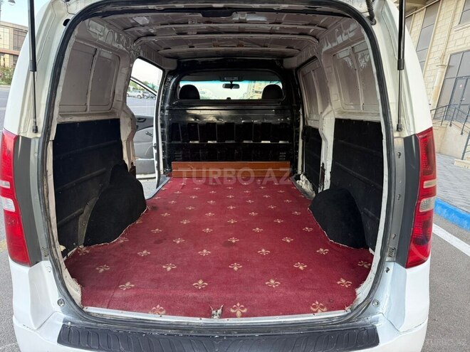 Hyundai H-1-9