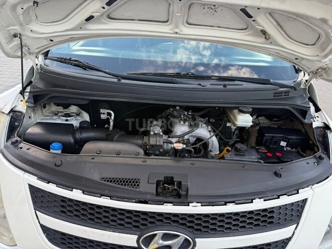 Hyundai H-1-12