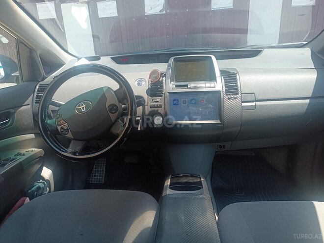 Toyota Prius-4