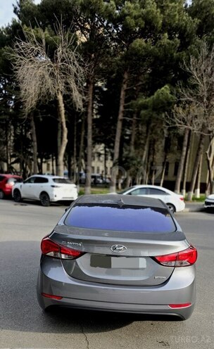 Hyundai Elantra-7
