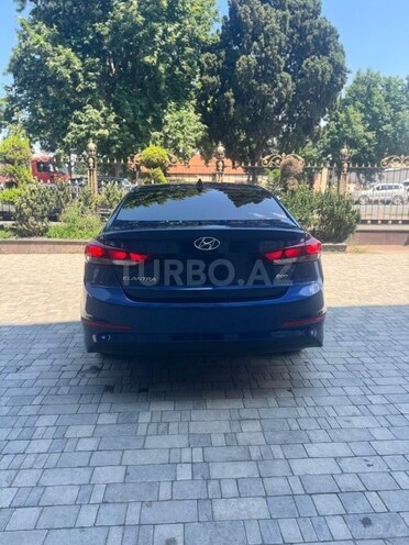 Hyundai Elantra-5