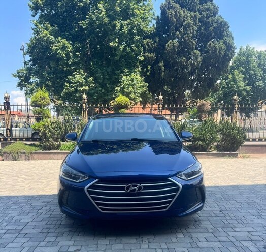 Hyundai Elantra-1