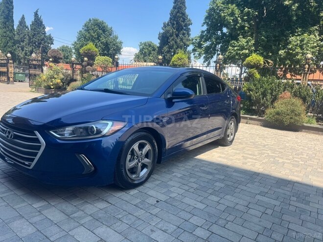 Hyundai Elantra-14